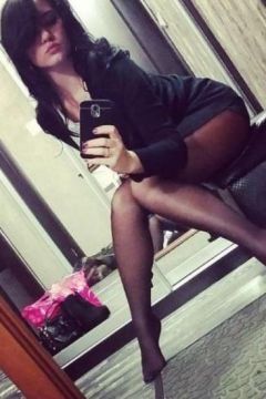 Алиса, ню-фото взрослой шлюхи